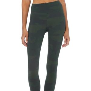 Alo High Waist Green Camo Vapor Leggings Small Camouflage